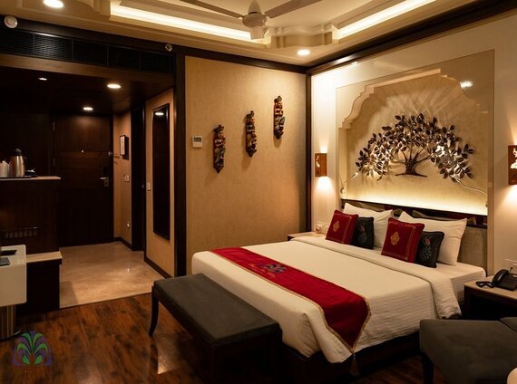 Hotel Basant Vihar Palace Or Similar