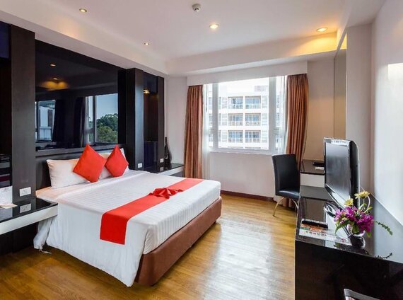Pattaya Nova Platinum or similar